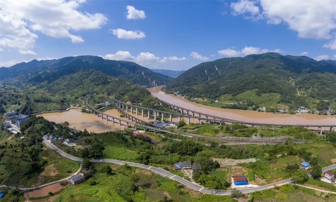 作品赏析蜀道换新颜巴山摄影人镜头下的达州交通建设