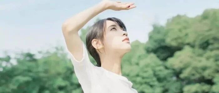 傻女人重感情，笨女人重家庭，聪明的女人重......