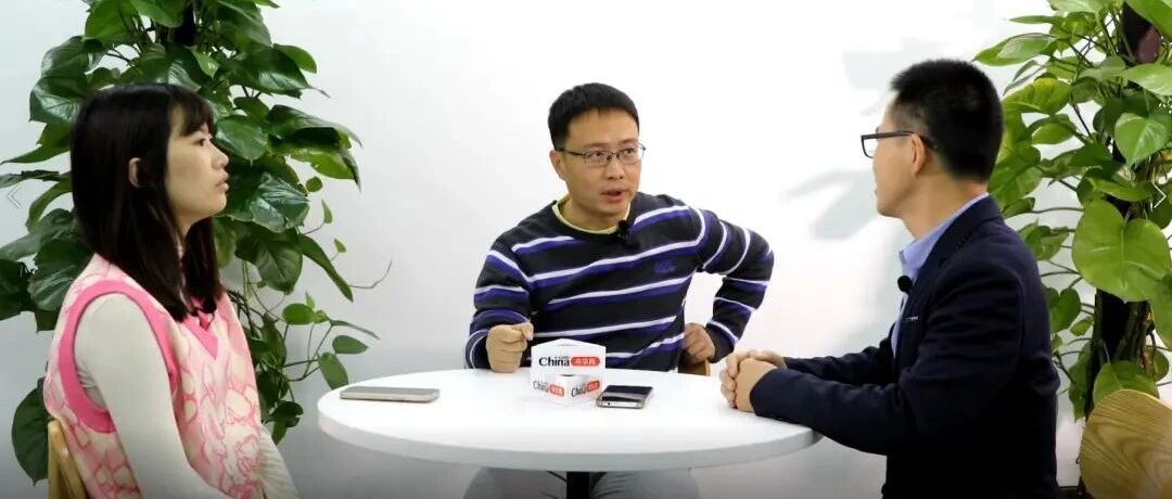 就聊十分钟丨遛狗不牵绳隐患大 是素质问题也是违法行为