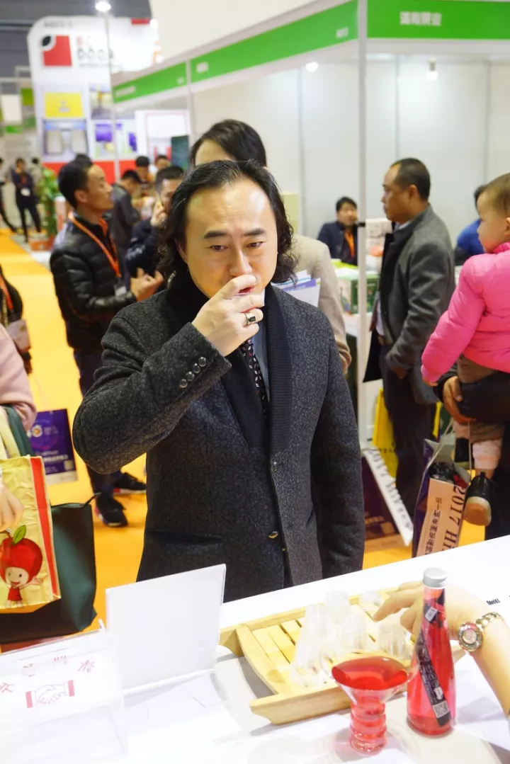 亚果会采访,这么高颜值的水果,您品尝过了吗? 亚果会采访,这么高颜值的水果,您品尝过了吗?
