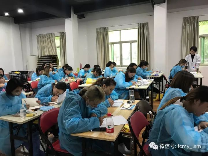 培训学费化妆多少钱_培训化妆学费多少_化妆培训学费