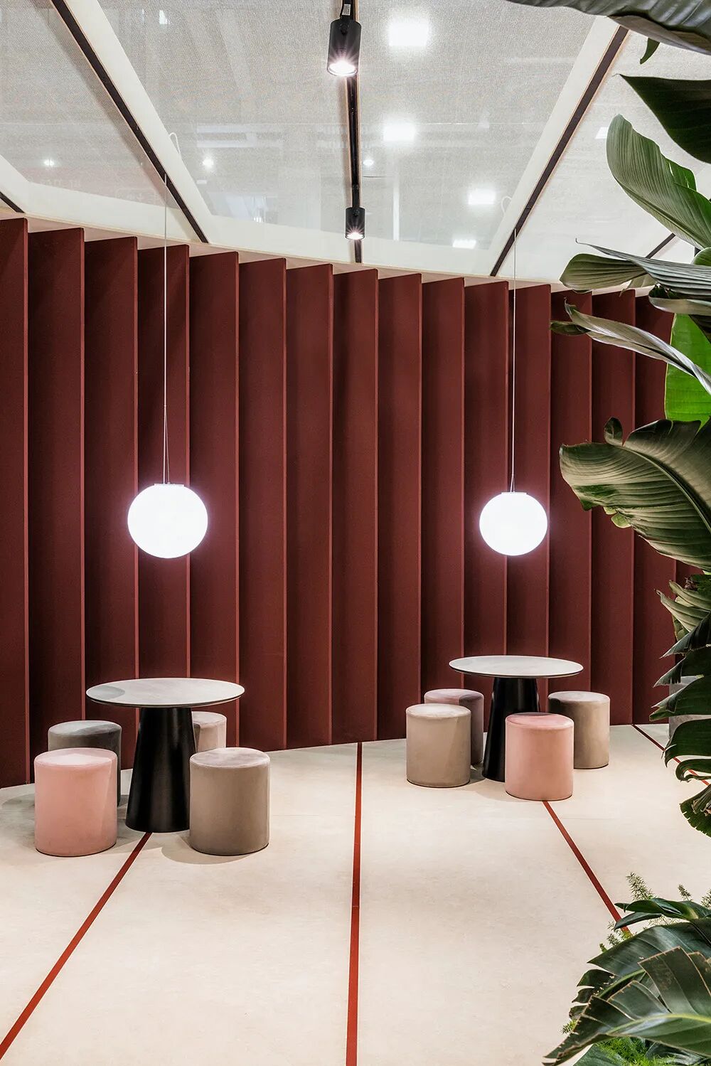 一个东莞临时展厅也能设计得如此夺人眼球!