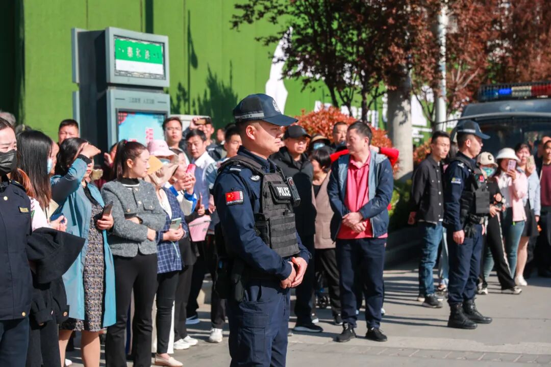 石料诈2万元老板工人拘禁 敲