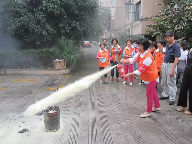 安全生产小知识5:如何使用灭火器 安全生产小知识5:如何使用灭火器
