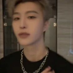 范冰冰又给弟弟擦屁股?谢娜被张杰粉丝殴打?向涵之给周奇分手费?赵今麦新剧数据狂注水?王子奇跟公司不续约?