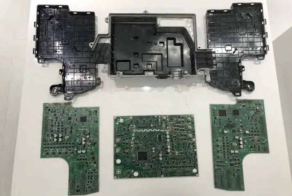 特斯拉 Modle 3线束拆解分析的图3