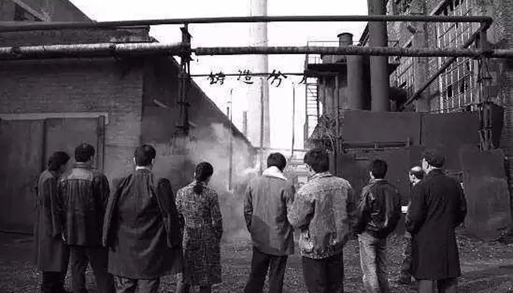 时代的车轮轻轻一转，就是整整一代人