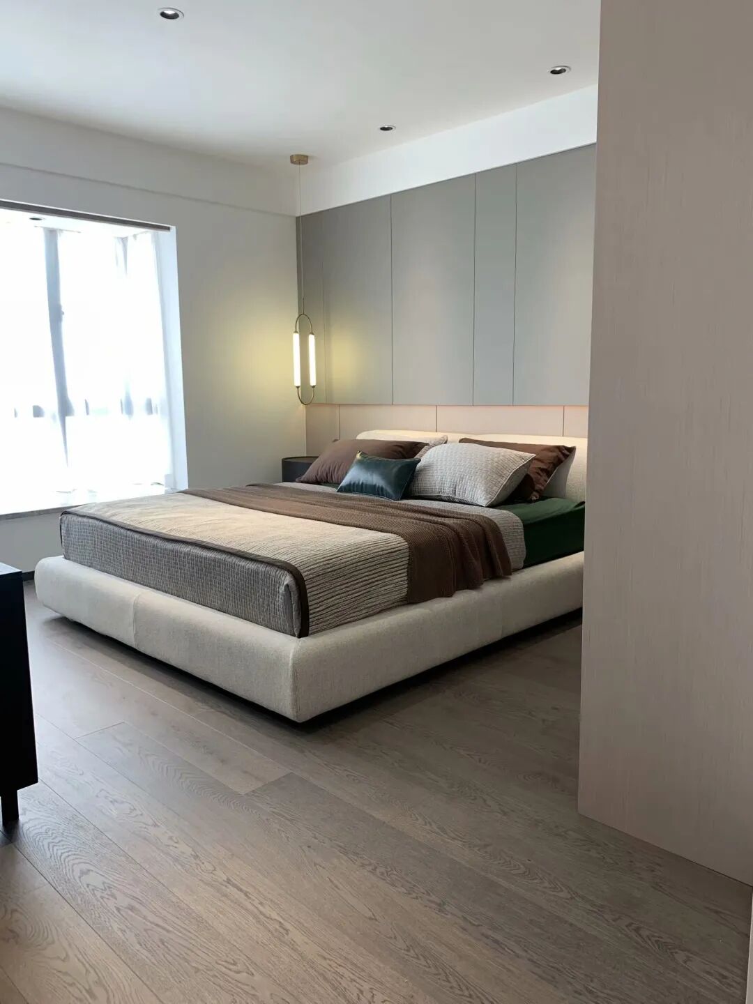 地板横着铺还是竖着铺_地板工字铺三六九铺_地板上可以铺木地板吗