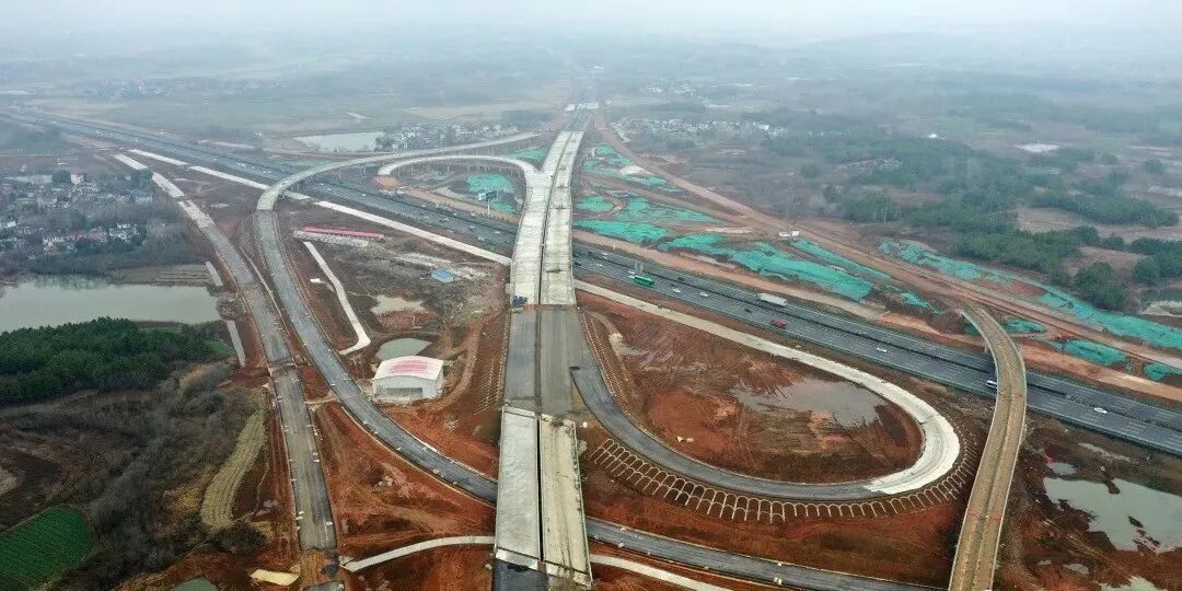明巢高速巢湖段新进展夏阁枢纽互通主线及8条匝道基本贯通