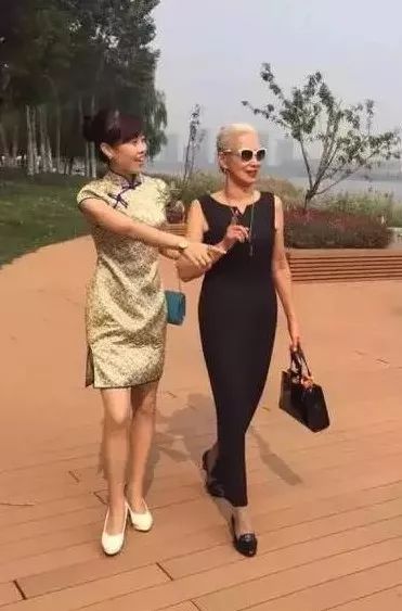 4位中国最美瑜伽奶奶，告诉你：练瑜伽60岁也依然可以做少女