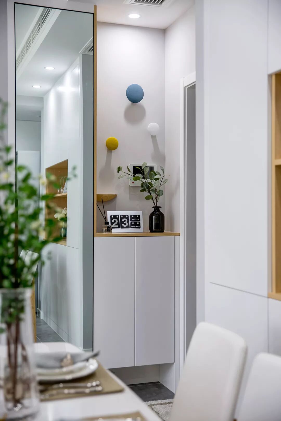 74平的北欧风小户型，全屋刷成灰色，还蛮不错的！