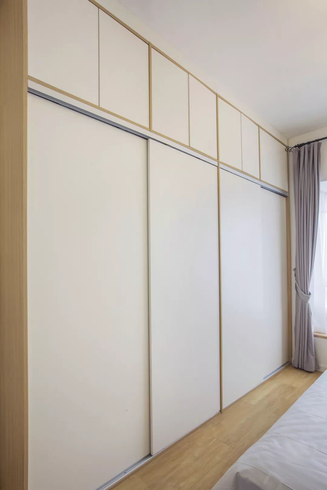 110㎡北欧风三居室简约清新超实用，酒柜收纳和整体衣柜设计超赞！