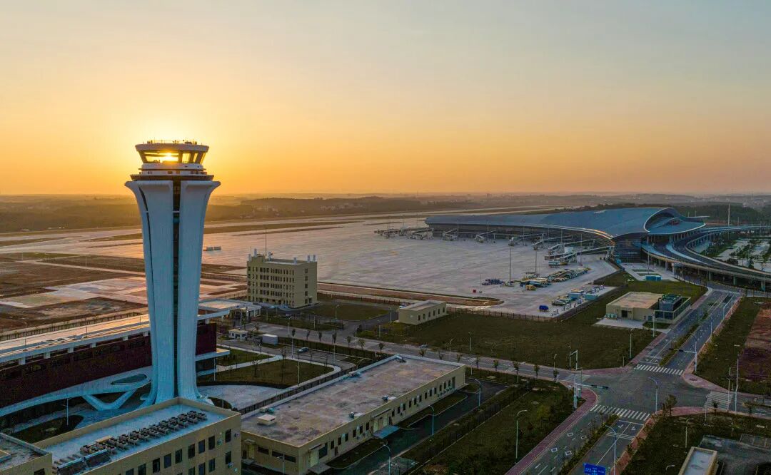 湛江新机场到货新高铁待签收交通末梢变枢纽