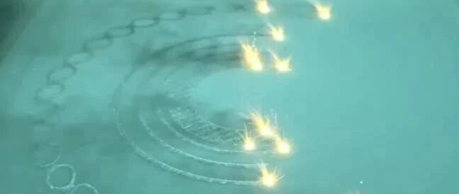 新篇章：12激光SLM金属3D打印机开卖，速度提升20倍，工业批量化生产新利器