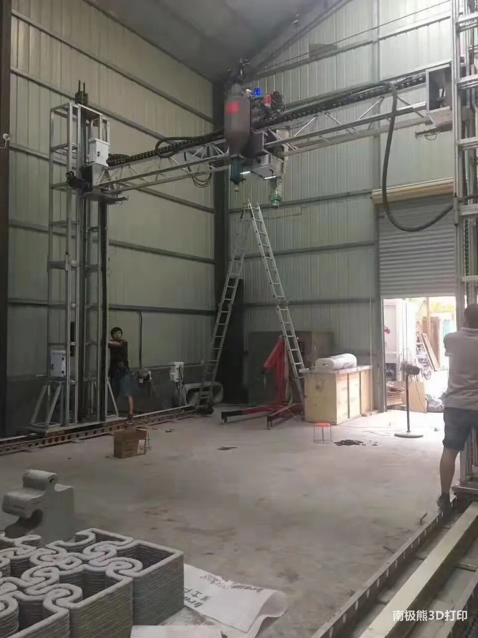 河南太空灰又一臺建筑3D打印機完成安裝調試的圖3