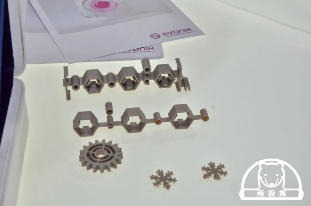 赢创高性能3D打印材料：新款光敏树脂、聚醚醚酮丝材亮相2021亚洲TCT的图4