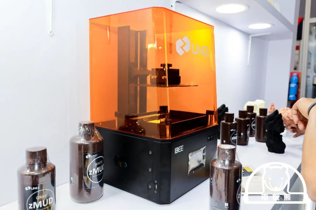 齒科3D打印市場將達200億！UNIZ強勢推出LCD光固化專業新品NBEE的圖2