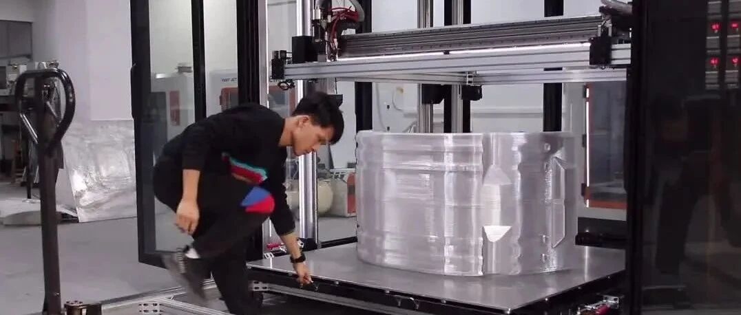 打印头500℃支持PEEK、PEI，一迈推出1.5米大型颗粒3D打印机