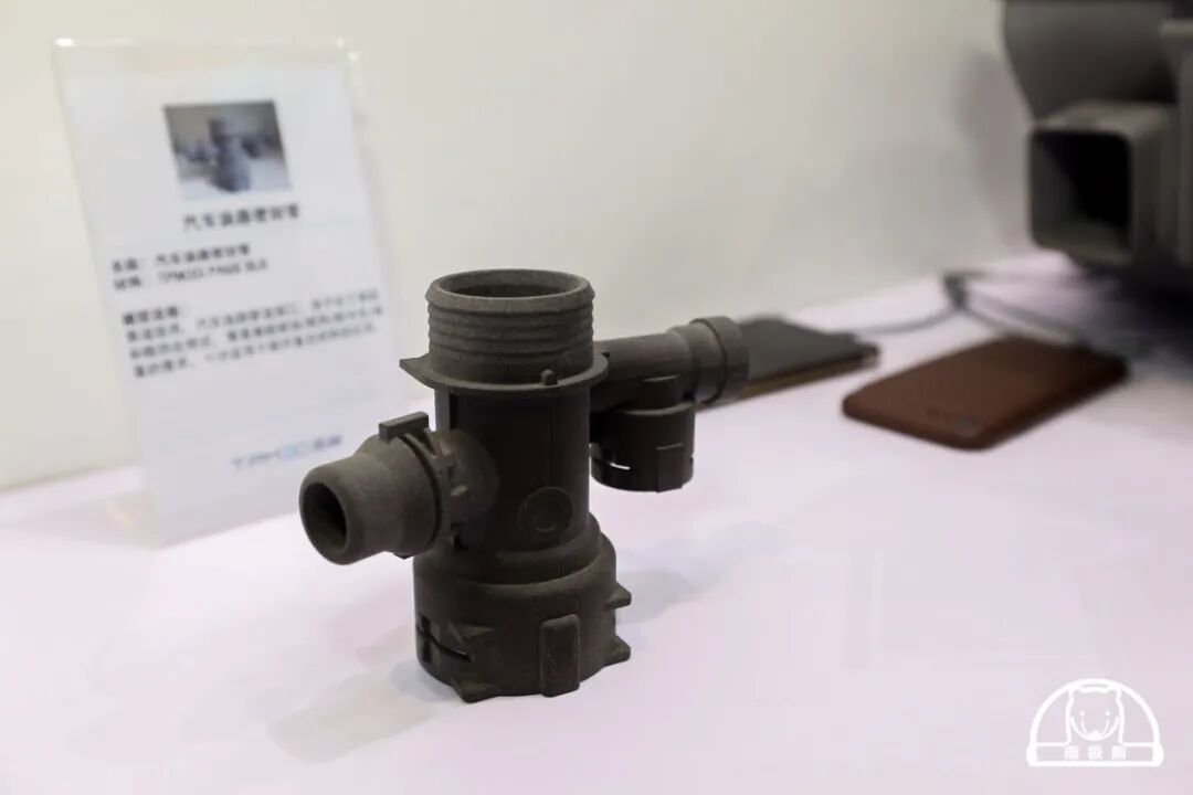 盈普携小型超高温、双激光SLS 3D打印机亮相TCT的图5