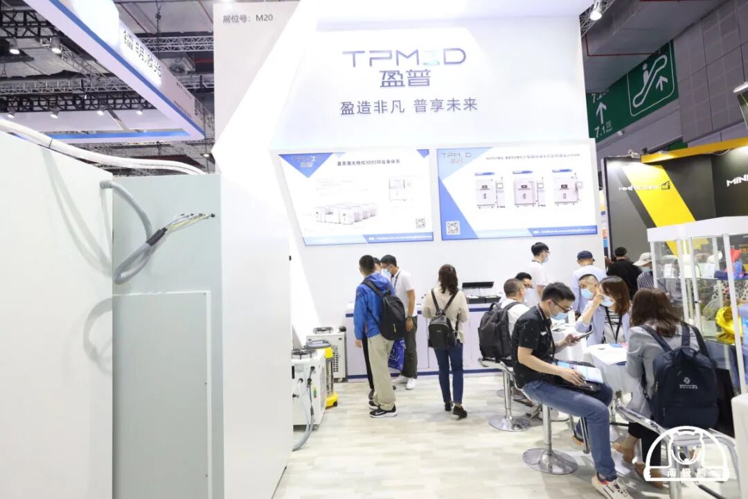 盈普携小型超高温、双激光SLS 3D打印机亮相TCT的图1