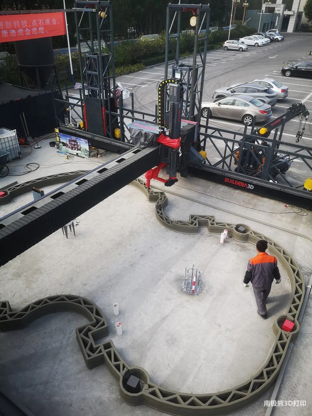 现场原位3D打印3层楼，博彭科技小提琴房屋打印出新高度的图1