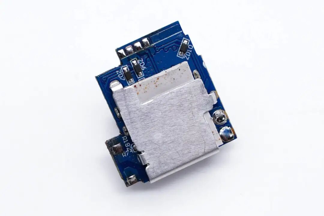 联想小新电源灯一直闪_联想yoga3不能启动,电源灯闪_联想开不了机电源灯闪