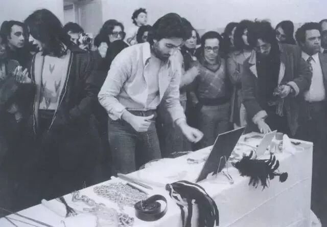 Ů����Ը������6Сʱ�����˰ڲ���֮��������չ¶���Եļ���...