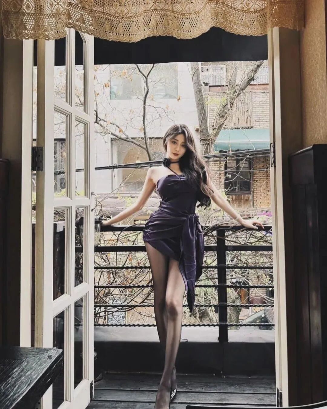 【美女】岛国1.02米大长腿，搭配极品黑丝，辣妹来袭直接 “炸场” - 14