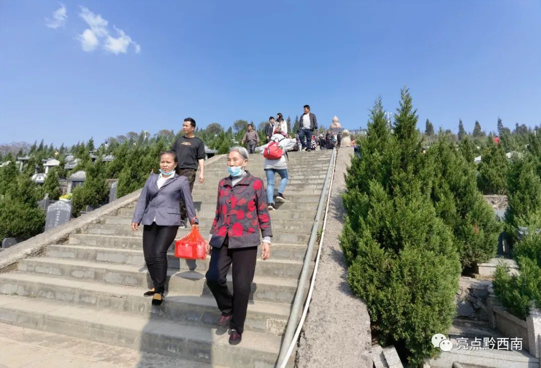 黔西南興義福祿山迎來眾多祭祀者 市民:祈求平安-貴州網