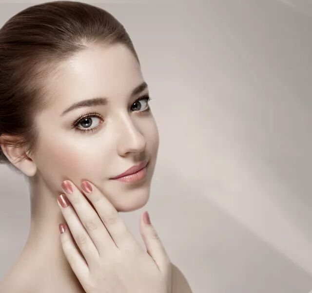 定妆喷雾的正确使用方法 定妆 | 脱妆卡粉？那是因为你还没用过定妆喷雾！