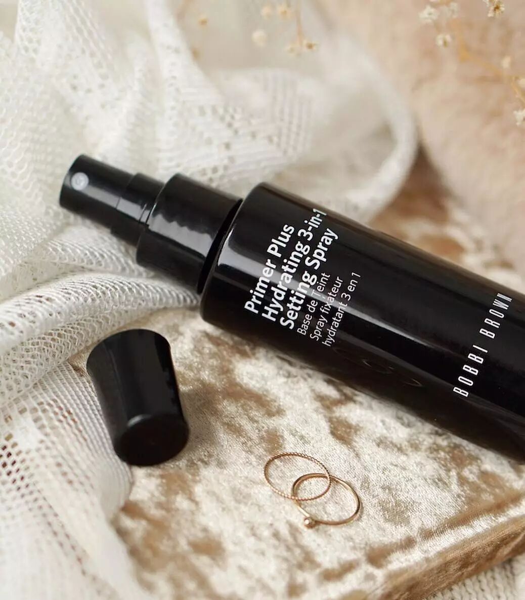 喷雾定妆正确方法使用顺序_定妆喷雾的正确使用方法_喷雾定妆水使用方法