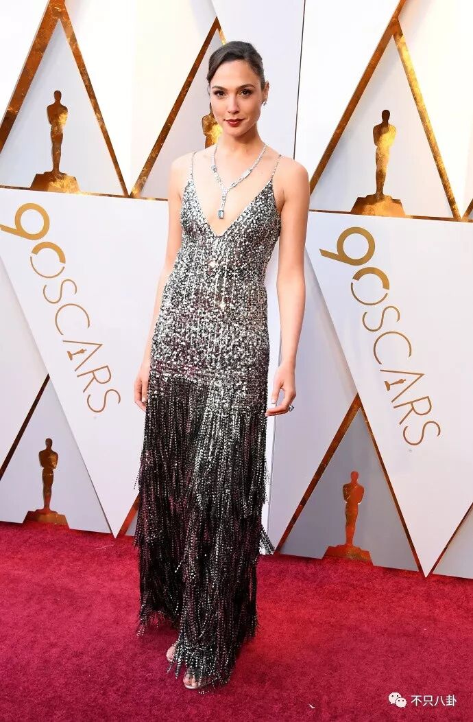 全程调侃乌龙还爆了个人人吐槽的大冷门这届奥斯卡又玩嗨了