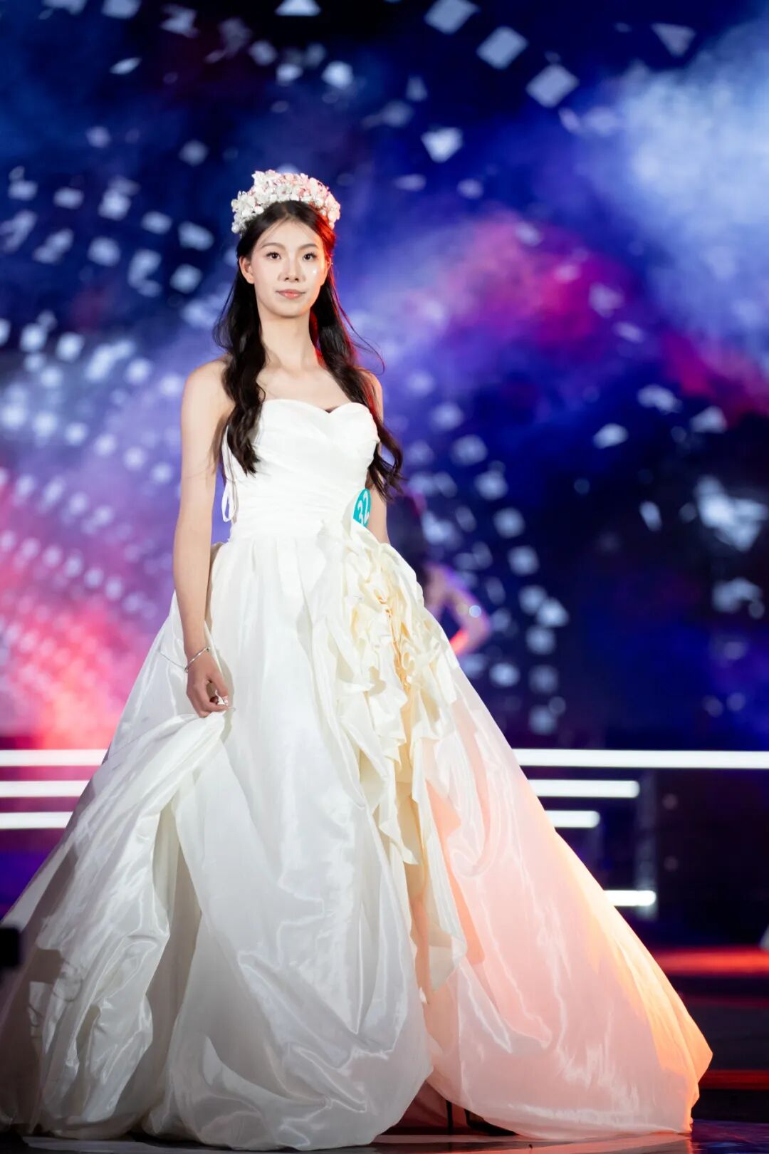 中国区亚军!绵飞院学子钟沐羲在第十一届国际超模大赛大放光彩