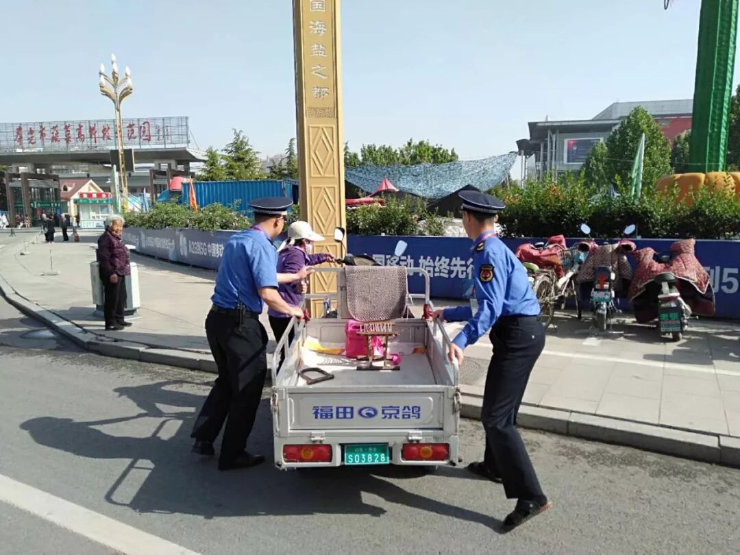 综合行政执法局会展执勤一个月 好事做了一箩筐