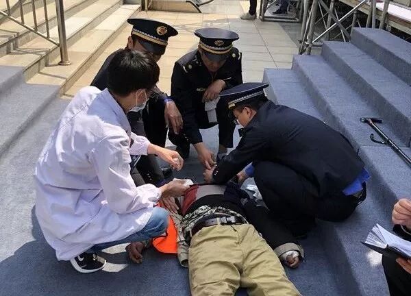 综合行政执法局会展执勤一个月 好事做了一箩筐