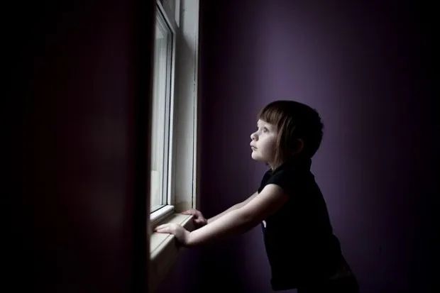 新型“家庭暴力” 疯狂滋长 也许你正亲手把孩子推向深渊