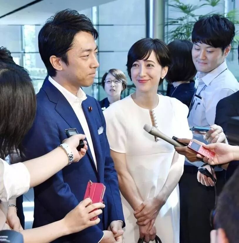 日媒轰动 前首相小泉之子闪婚 女方是知名主播 因东京申奥走红 淘微微