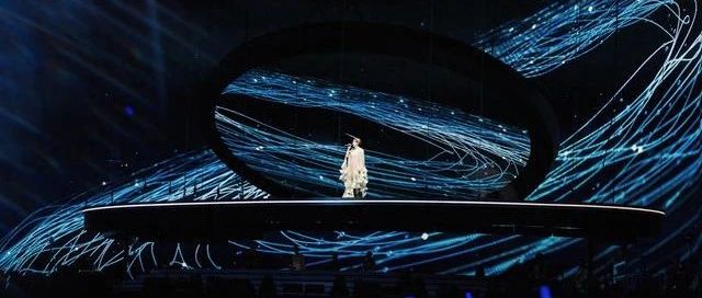 林忆莲在北京举办《回响Resonance》演唱会,其40年的经典曲目引发四万观众的情感共鸣.