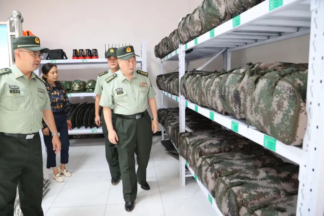 沈明军通过实地调研,听取汇报等方式,对镇人武部三