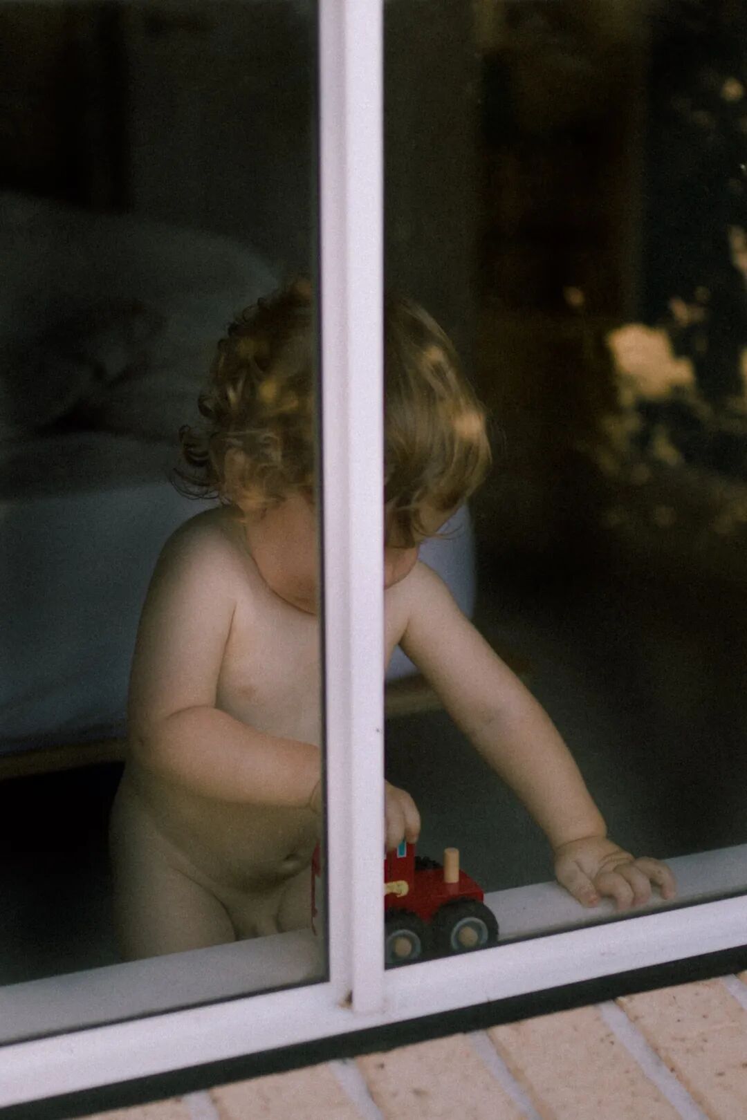 我了解过关于生命的哀伤，总是静默的，漫长的