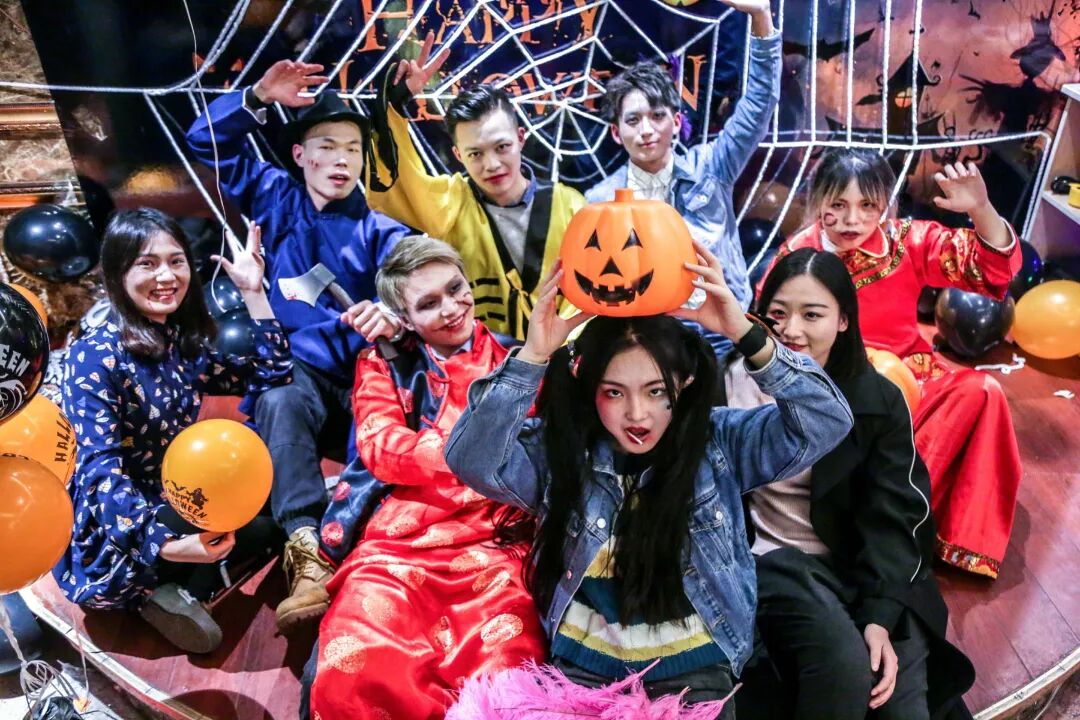 万圣节化妆派对