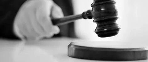 即科金融一案件被法院认为符合套路贷特征，可能涉嫌刑事犯罪