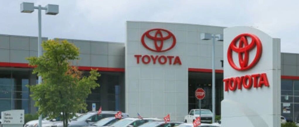 丰田金融因金融借款合同纠纷遭列被执行人，公司一审胜诉却选择撤回起诉，案件中共同借款人签名非本人所签