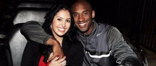 科比去世5个月，老婆被10位好友闯入家门、疯狂求爱：他死了，他们笑了...