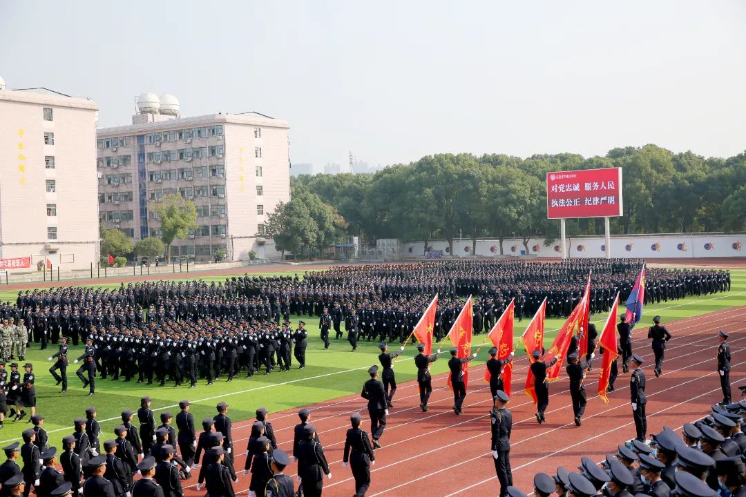 武汉警官职业学院面积图片