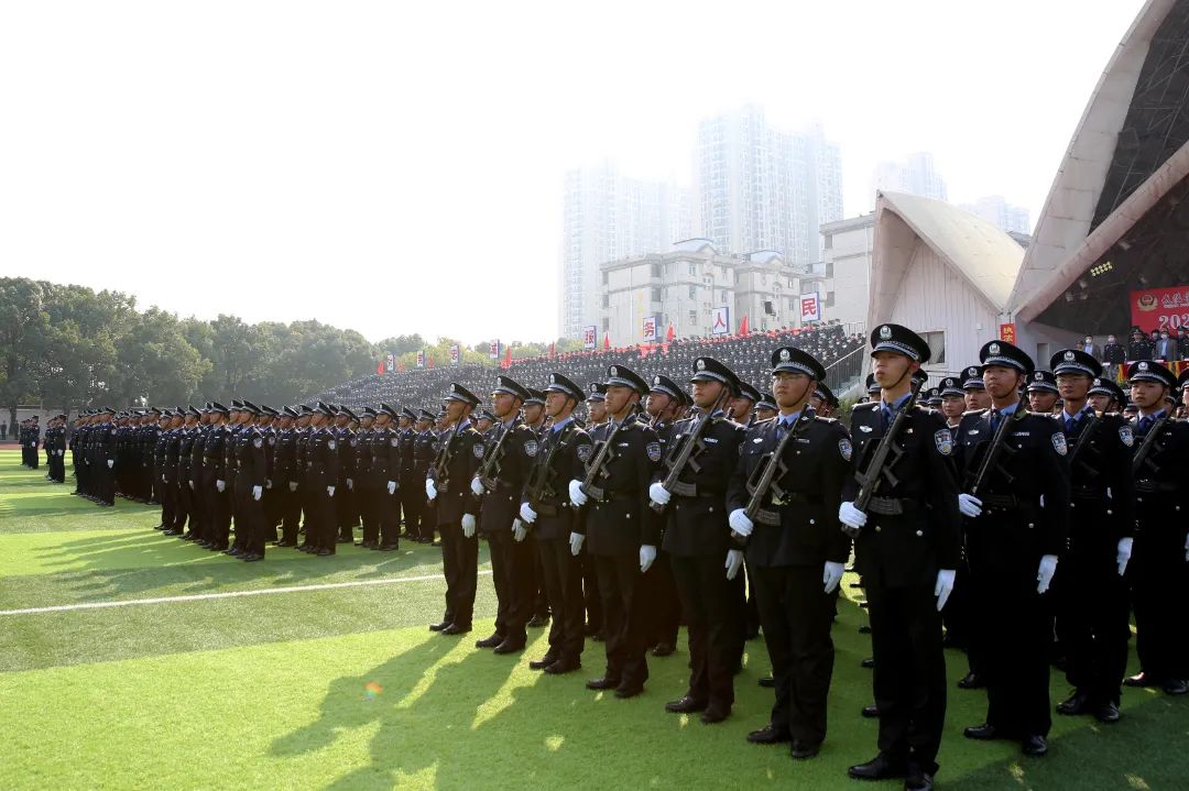武汉警官职业学院面积图片
