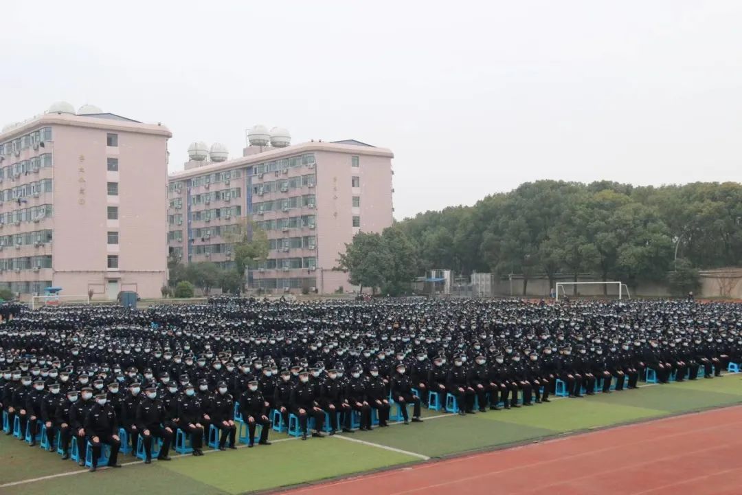 武汉警官职业学院面积图片