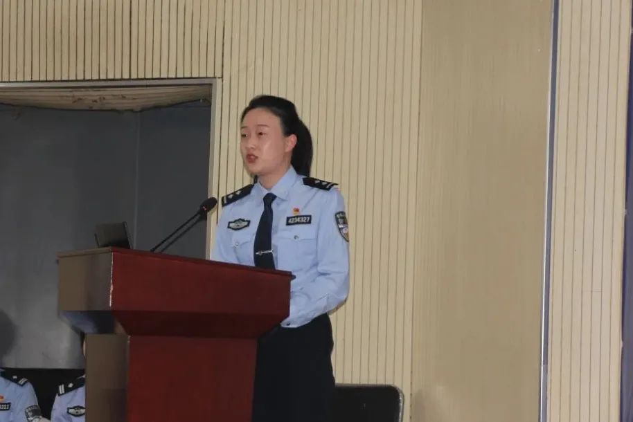 武汉警官职业学院女生图片