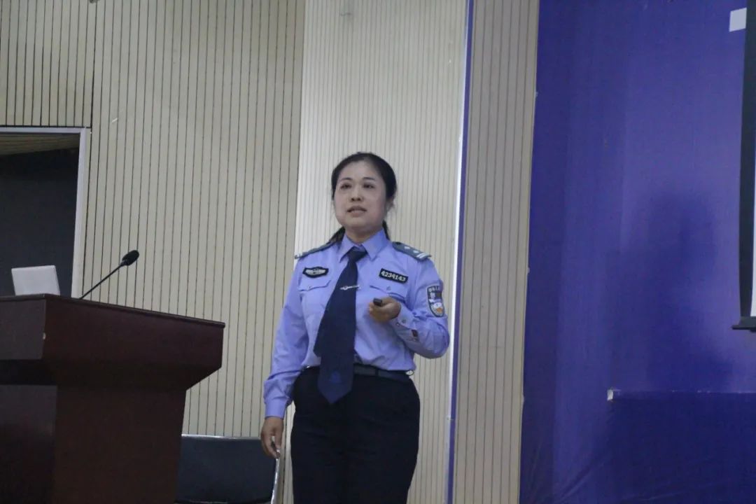 武汉警官职业学院女生图片