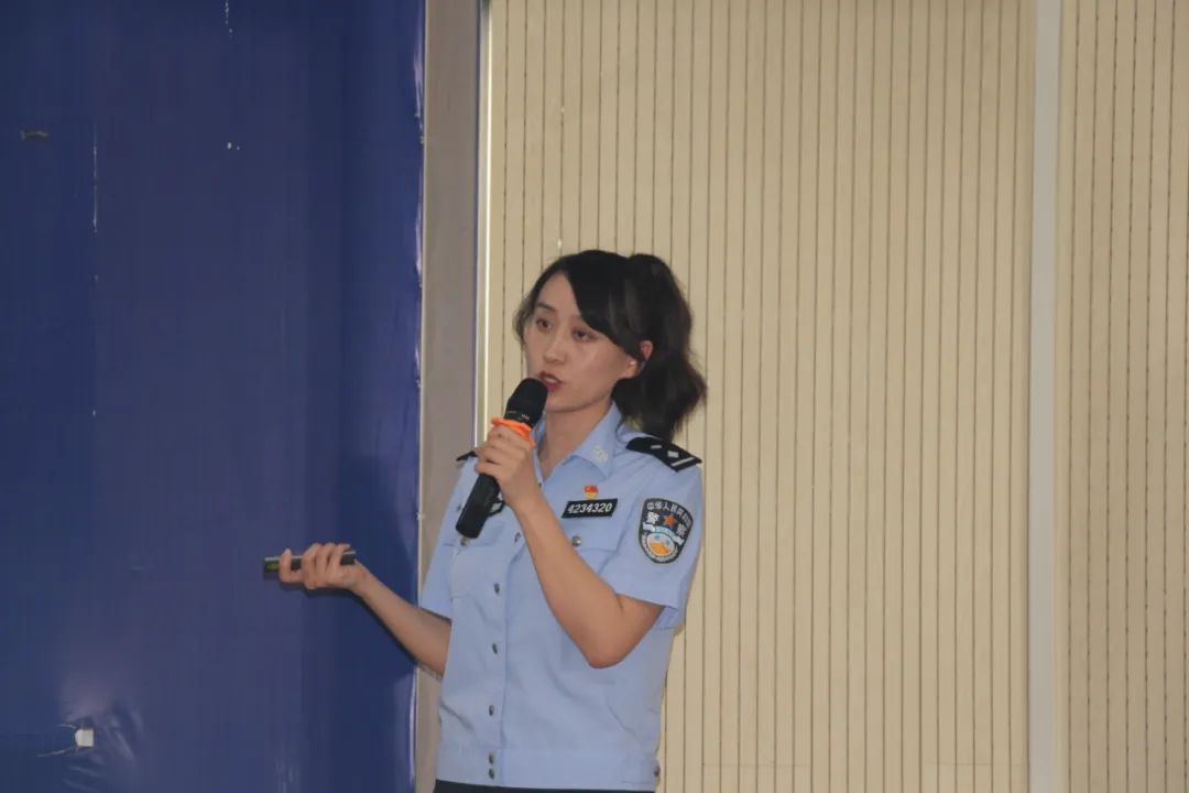 武汉警官职业学院女生图片